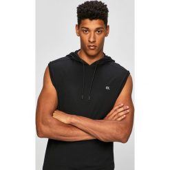 Calvin Klein Performance - Bluza. Szare bluzy męskie Calvin Klein Performance, m, bez wzorów, z elastanu, z kapturem, bez rękawów, z kapturem. W wyprzedaży za 299,90 zł.