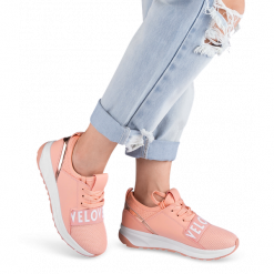Buty sportowe damskie Ideal Shoes X-9703 Różowe. Różowe buty sportowe damskie Ideal Shoes, bez wzorów, z tworzywa sztucznego, sportowe. Za 64,00 zł.