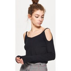 Swetry klasyczne damskie: Gładki sweter cold shoulder – Czarny