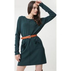 Ciemnozielona Sukienka Avina. Zielone sukienki damskie Born2be, xl, bez wzorów, z dzianiny, bez kołnierzyka, bez rękawów. Za 89,99 zł.