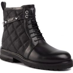 Trapery JOOP! - Maria 4140004599 Black. Czarne trapery damskie JOOP!, ze skóry, klasyczne, bez obcasa, bez zapięcia. W wyprzedaży za 659,00 zł.