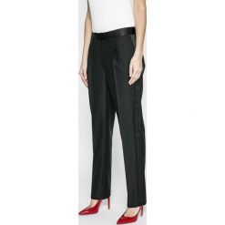 Tommy Hilfiger - Spodnie. Czarne spodnie damskie TOMMY HILFIGER, z bawełny, z podwyższonym stanem. W wyprzedaży za 359,90 zł.