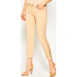 Jeansy Regular Fit Liu Jo FA0203 T8361. Brązowe jeansy damskie Liu Jo, bez wzorów, z elastanu. Za 699,00 zł.