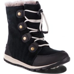 Śniegowce SOREL - Youth Whitney Suede NY2329 Black/Dark Stone 010. Czarne śniegowce dziewczęce marki Sorel, bez zapięcia. W wyprzedaży za 289,00 zł.