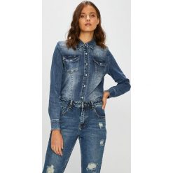 Answear - Koszula jeansowa. Niebieskie koszule damskie marki ANSWEAR, s, z elastanu, klasyczne, z klasycznym kołnierzykiem, z długim rękawem. W wyprzedaży za 99,90 zł.