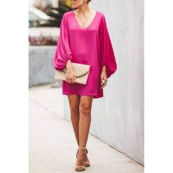 Sukienka PERIE FUCHSIA. Czerwone sukienki damskie IVET, na co dzień, m, bez wzorów, eleganckie, bez kołnierzyka, z krótkim rękawem, krótkie, mini, rozkloszowane. W wyprzedaży za 99,00 zł.