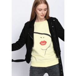 Jasnożółta Bluza Here With Me. Żółte bluzy damskie Born2be, na jesień, l. Za 24,99 zł.