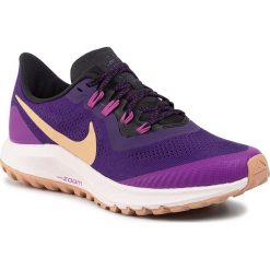Buty NIKE - Air Zoom Pegasus 36 Trail AR5676 500 Voltage Purple/Celestial Gold. Fioletowe buty sportowe damskie Nike, bez wzorów, z tworzywa sztucznego, sportowe, do biegania, nike zoom. W wyprzedaży za 439,00 zł.