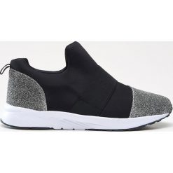 Sportowe buty - Czarny. Buty sportowe damskie Cropp. Za 159,99 zł.