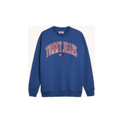 Bluzy Tommy Jeans DM0DM05945 CLEAN COLLEGIATE. Niebieskie bluzy męskie Tommy Jeans, s, bez wzorów, z jeansu, bez kołnierzyka, bez rękawów, bez kaptura. Za 295,98 zł.