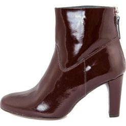 Skórzane botki w kolorze bordowym. Czerwone botki damskie Bluetag, Gusto, ze skóry, bez obcasa, na obcasie, bez zapięcia. W wyprzedaży za 329,95 zł.