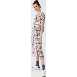 Spódnica midi w kratkę. Szare spódniczki damskie Pull&Bear, w kratkę, midi. Za 69,90 zł.