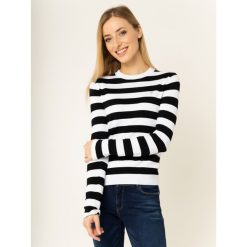 Sweter Guess Desiree W01R0P Z2760. Białe swetry damskie Guess, s, z aplikacjami, klasyczne, bez rękawów, bez kaptura. W wyprzedaży za 199,00 zł.