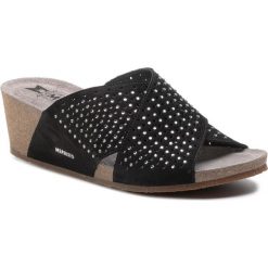 Klapki MEPHISTO - Melodie Spark M4433 Black. Czarne klapki damskie Mephisto, z aplikacjami, ze skóry, bez obcasa, na obcasie. W wyprzedaży za 449,00 zł.