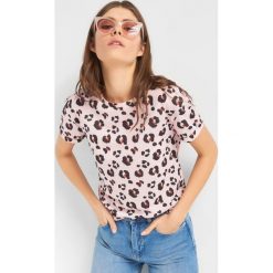 T-shirt w panterkę. Różowe koszulki damskie Orsay, xs, z aplikacjami, z bawełny, klasyczne, z klasycznym kołnierzykiem. Za 29,99 zł.