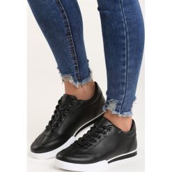 Czarne Buty Sportowe Seems to Change. Czarne buty sportowe damskie Born2be, bez wzorów, sportowe. Za 59,99 zł.