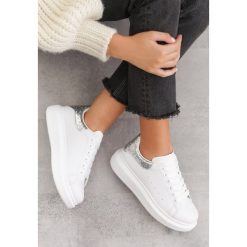 Białe Sneakersy Welling. Białe półbuty damskie Born2be, z nadrukiem, ze skóry, na sznurówki. Za 89,99 zł.