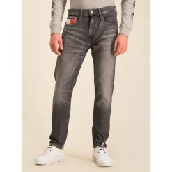 Jeansy Slim Fit Tommy Jeans Tj Clsbk DM0DM07335. Szare jeansy męskie Tommy Jeans, m, bez wzorów. W wyprzedaży za 349,00 zł.
