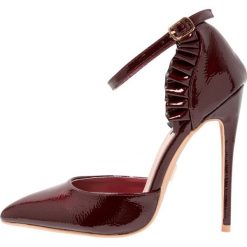 Szpilki: Lost Ink Wide Fit POPPY FRILL TRIM ANKLE STRAP COURT Szpilki burgundy