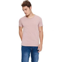 T-shirt w kolorze jasnoróżowym. Różowe t-shirty męskie Lonsdale, Kangol, m, bez wzorów, z bawełny, z okrągłym kołnierzem. W wyprzedaży za 39,95 zł.