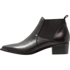 Copenhagen Ankle boot black. Czarne botki damskie marki Copenhagen, ze skóry, bez obcasa, bez zapięcia. Za 839,00 zł.