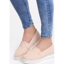 Różowe Slip On Jesen. Różowe trampki i tenisówki damskie Born2be. Za 59,99 zł.