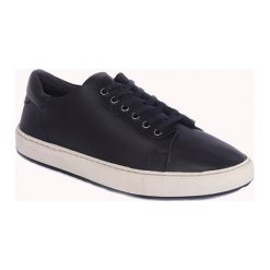 Skórzane sneakersy w kolorze czarnym. Czarne trampki męskie Comfortfüße, bez wzorów, ze skóry, na sznurówki. W wyprzedaży za 329,95 zł.