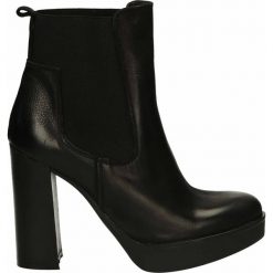Botki - 921 NAB NERO. Czarne botki damskie skórzane marki Venezia. Za 279,00 zł.