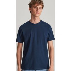 Gładki T-shirt - Granatowy. Niebieskie t-shirty męskie Reserved, s, bez wzorów, bez kołnierzyka. Za 24,99 zł.