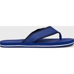 Tommy Hilfiger - Japonki. Niebieskie kapcie męskie TOMMY HILFIGER, z gumy, bez zapięcia. W wyprzedaży za 139,90 zł.