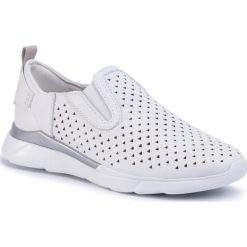 Sneakersy GEOX - D Hiver A D02FHA 00085 C1000 White. Białe półbuty damskie Geox, na co dzień, bez wzorów, ze skóry ekologicznej, bez obcasa, na płaskiej podeszwie, bez zapięcia. Za 409,00 zł.