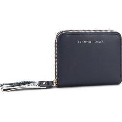 Portfele damskie: Mały Portfel Damski TOMMY HILFIGER – Iconic Tommy Med Dbl AW0AW05499 901