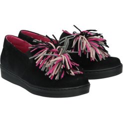 KARINO 2558-003 CZARNY ZAMSZ 39 - KARINO2558-003CZARNY39 - czarny - Trampki. Czarne trampki i tenisówki damskie Karino, bez wzorów, z zamszu, bez zapięcia. W wyprzedaży za 149,40 zł.