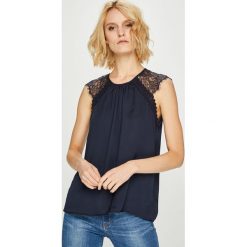 Vero Moda - Top Doreen. Niebieskie topy damskie marki Vero Moda, s, z poliesteru, z okrągłym kołnierzem. W wyprzedaży za 69,90 zł.