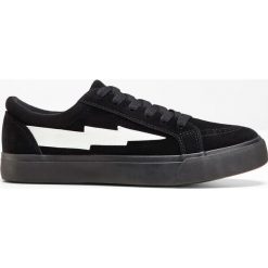 Sneakersy bonprix czarny. Czarne buty sportowe damskie bonprix. Za 89,99 zł.