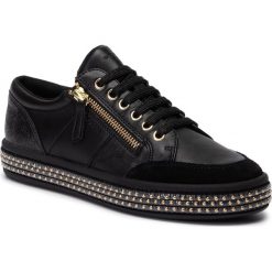 Sneakersy GEOX - D Leelu' E D94FFE 08554 C9999 Black. Czarne półbuty damskie Geox, na co dzień, bez wzorów, z zamszu, bez obcasa, na płaskiej podeszwie, bez zapięcia. W wyprzedaży za 329,00 zł.