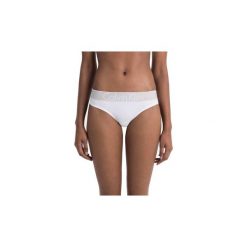 Stringi Calvin Klein Jeans 000QF4054 THONG. Białe skarpetki damskie Calvin Klein Jeans, bez wzorów, z jeansu. Za 90,11 zł.
