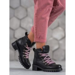 Botki z eko skÓry. Botki damskie FILIPPO, ze skóry ekologicznej, bez obcasa, bez zapięcia. Za 164,90 zł.