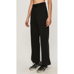 Nike Sportswear - Spodnie. Czarne spodnie damskie Nike Sportswear, s, z bawełny. Za 249,90 zł.