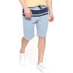 Szorty dzianinowe w pasy. Niebieskie spodenki i szorty męskie Top Secret, na lato, s, bez wzorów, z dzianiny, eleganckie, krótkie. W wyprzedaży za 29,99 zł.