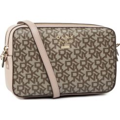 Torebka DKNY - Whitney-Camera Bag R01EJH37 Chino Lg/Cshmre JCH. Pomarańczowe listonoszki damskie DKNY, bez wzorów, ze skóry ekologicznej, wizytowe, bez dodatków. Za 979,00 zł.