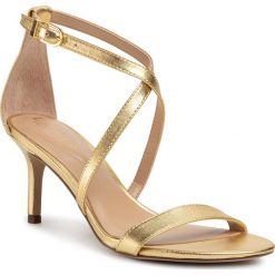 Sandały LAUREN RALPH LAUREN - Leaton 802774546001 Gold Rush. Żółte klapki damskie Lauren Ralph Lauren, bez wzorów, ze skóry ekologicznej, bez obcasa, na obcasie. W wyprzedaży za 379,00 zł.