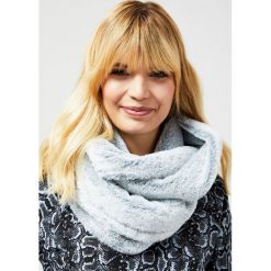 Komin typu miś. Szare kominy damskie Moodo, z poliesteru. Za 19,99 zł.