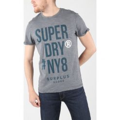 SuperDry Koszulka Szary. Szare podkoszulki męskie Superdry, xl, z haftami, z bawełny, z krótkim rękawem. Za 188,95 zł.