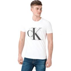 Calvin Klein Koszulka Biały. Białe podkoszulki męskie Calvin Klein, l, z nadrukiem, z bawełny, z krótkim rękawem. Za 204,95 zł.