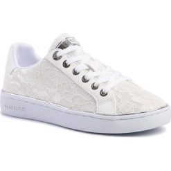 Sneakersy GUESS - Bradlia2 FL5BD2 LAC12 WHITE. Brązowe półbuty damskie Guess, ze skóry ekologicznej. Za 549,00 zł.