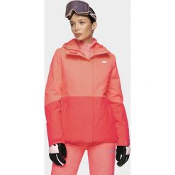 Kurtka narciarska damska KUDN302 - koral neon. Pomarańczowe kurtki damskie na zimę, m, narciarskie. W wyprzedaży za 249,99 zł.