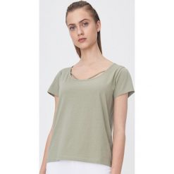 Bluzka basic z paseczkami - Zielony. Zielone koszulki damskie Sinsay, s, bez wzorów, bez kołnierzyka, bez rękawów. Za 19,99 zł.