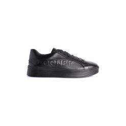 Buty Bogner 193-6912 / Berlin 1C. Czarne trampki męskie Bogner, bez wzorów, bez zapięcia. Za 649,00 zł.