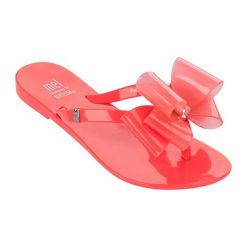 Japonki w kolorze czerwonym. Czerwone klapki dziewczęce Melissa, Pepe Jeans. W wyprzedaży za 109,95 zł.